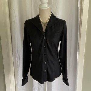 Brooks Brothers fitted woman’s blouse Size 6 . Cuffed sleeves.